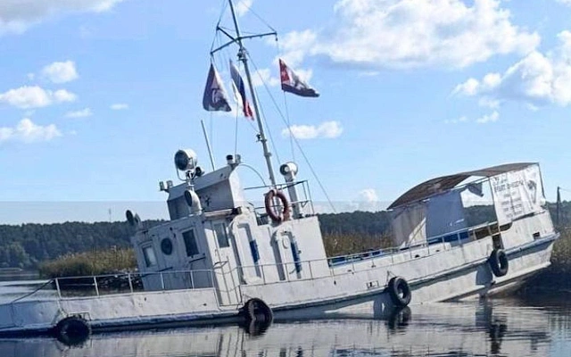 На реке Бердь под Новосибирском затонул катер