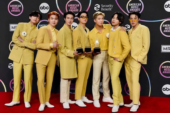 BTS вернулись на AMAs уже главной силой вечера