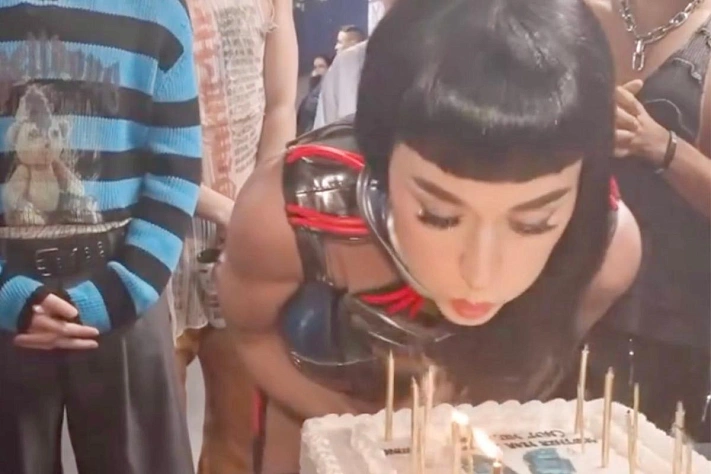 Кэти Перри празднует сорокалетие и снова провоцирует спор