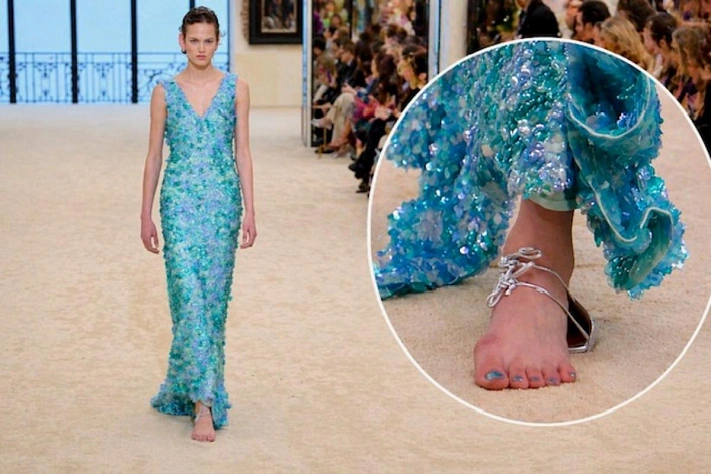 Chanel показала сандалии без передней части стопы и этим снова разделила моду