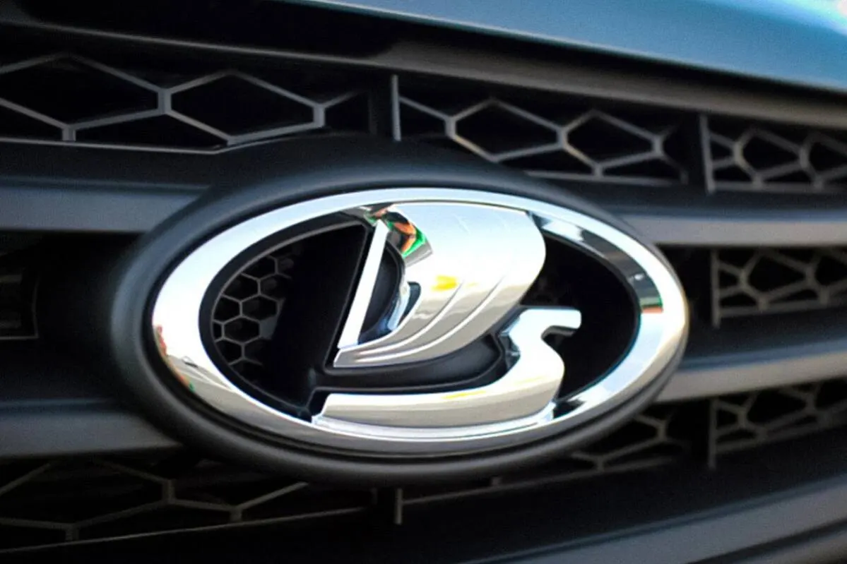 АвтоВАЗ заранее собирает имена для новых Lada