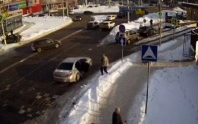В Подмосковье грабители украли из машины 48 миллионов рублей