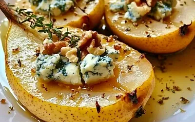Печеные груши с голубым сыром и мёдом