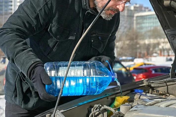 Роспотребнадзор рассказал, как правильно выбрать «незамерзайку»