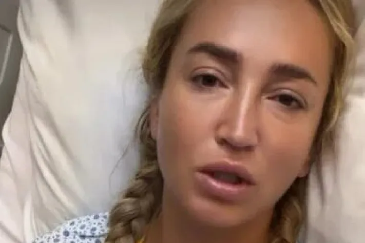 Ольга Бузова в слезах вышла на связь с поклонниками