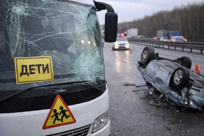 Под Обнинском в ДТП попал автобус с детьми