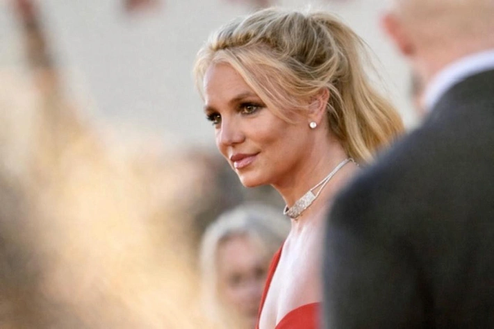 Бритни Спирс отправили на лечение после ареста