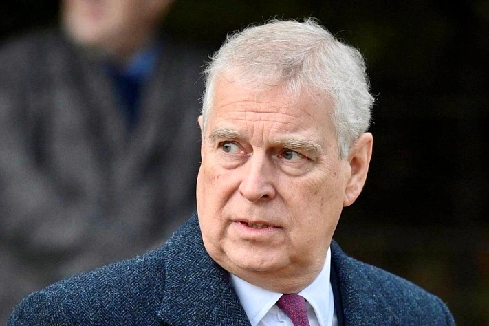 Daily Telegraph связывает рейсы ВВС Британии с контактами Эндрю и Эпштейна