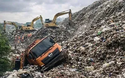 На крупнейшей свалке Индонезии погибли семь человек