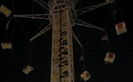 Четырнадцать человек застряли на аттракционное «Стратосфера» на ВДНХ