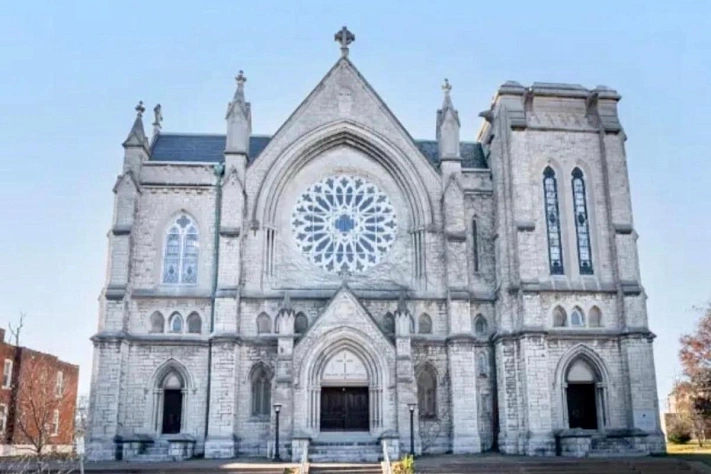 В Сент-Луисе продают церковь из биографии Папы