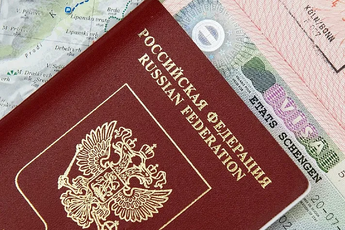 11 стран Европы потребовали от Брюсселя ужесточить въезд для россиян перед летом