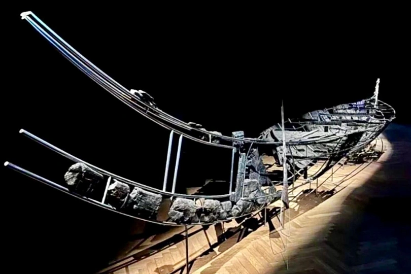 тайны разгаданные в 2025 году -лодка из ниоткуда и загадочная мумия