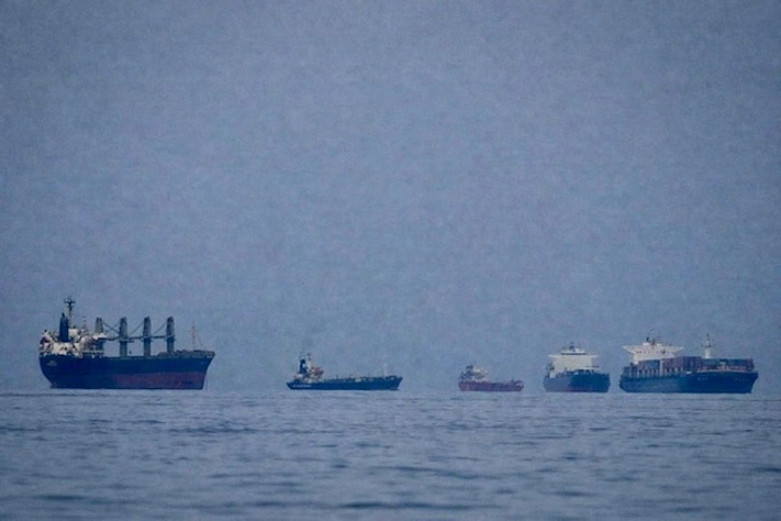 Блокада Ормуза удерживает в Персидском заливе тысячи судов