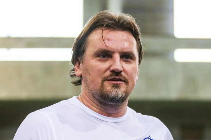 Дмитрий Булыкин: Тренер может написать список из 4 футболистов, а привезут 5-го