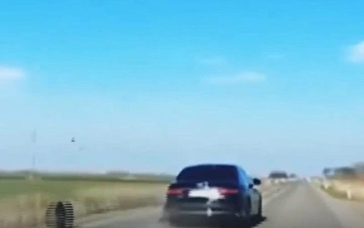Колесо отвалилось на ходу у автомобиля президента Сербии