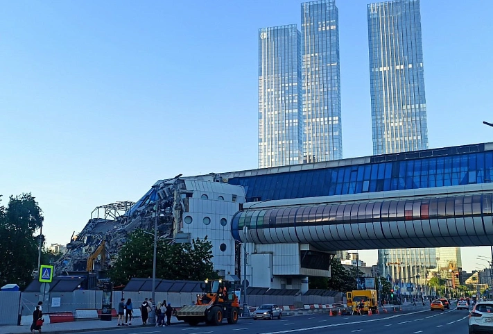 В Москве начался снос вестибюля моста «Багратион»