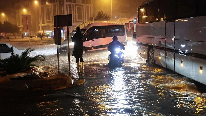Турецкий курортный город затопило дождями