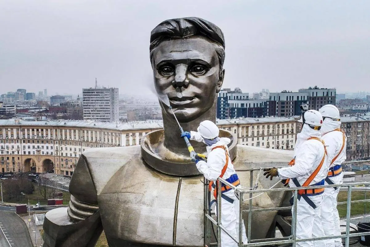 В Москве отмыли Гагарина