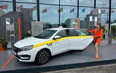 АвтоВАЗ представил такси-версию Lada Aura