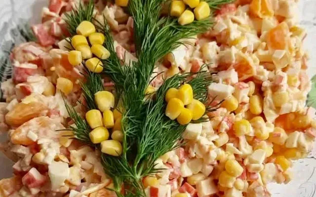 Салат с крабовыми палочками и мандаринами — яркий вкус на каждый день