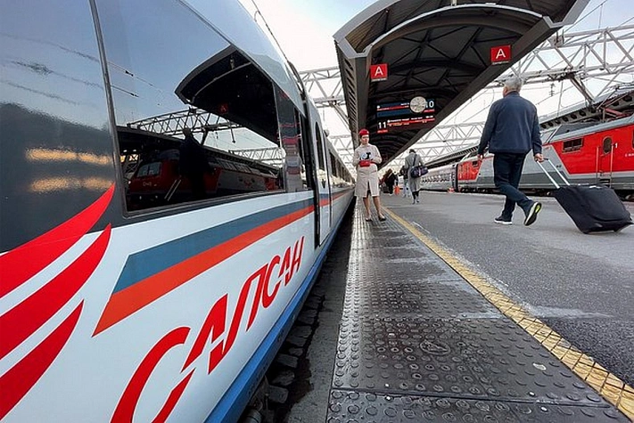 Зацепер проехался на «Сапсане» из Москвы в Петербург