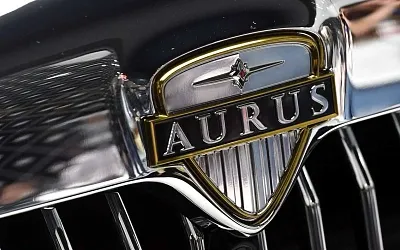 В центре Москвы в ДТП попал Aurus с правительственными номерами