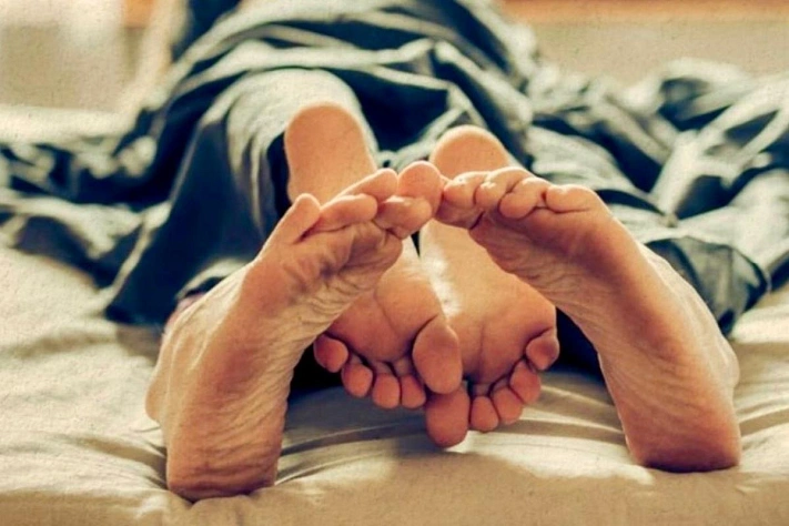 Утренний секс и работа: почему многим после него легче «летит» день