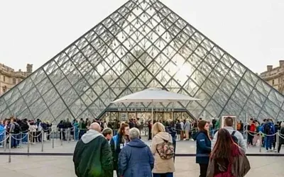 Лувр дорожает для туристов из‑за пределов Европы