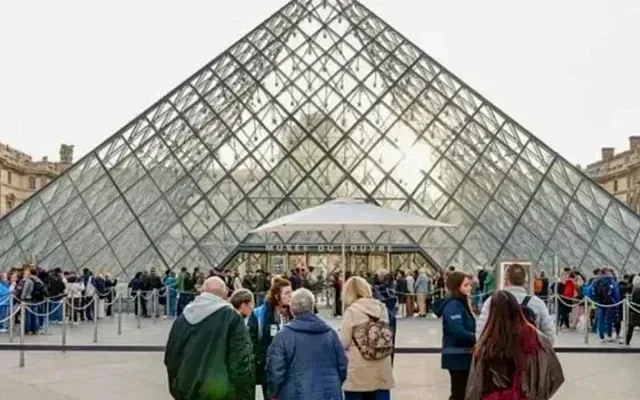 Лувр дорожает для туристов из‑за пределов Европы