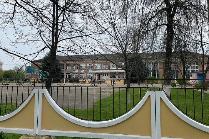 В школе на Кубани девятиклассник ранил двух учеников в висок и живот