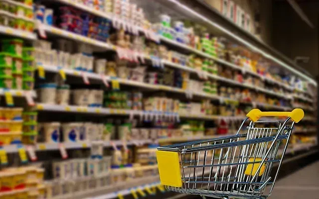 В России могут ограничить наценку на социально значимые продукты питания