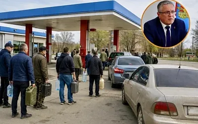 Денисов назвал скупку бензина бессмысленной