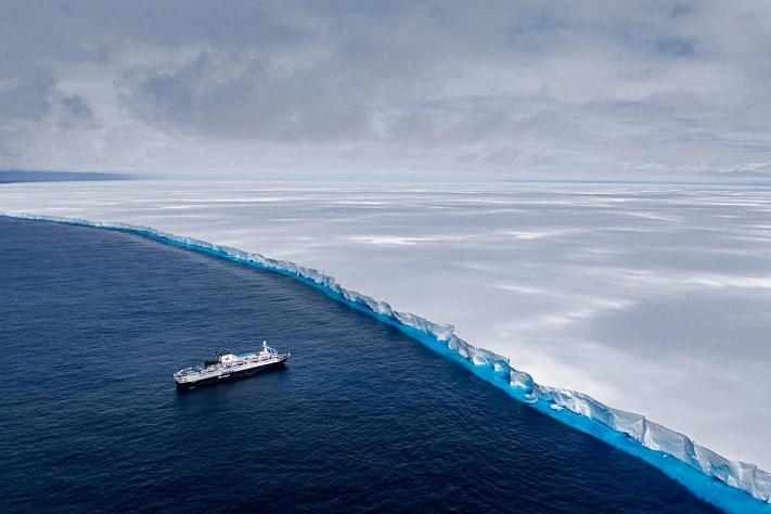 Крупнейший в мире айсберг перестал существовать