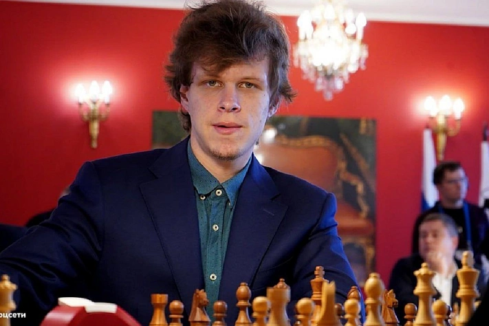 Владислав Артемьев обыграл действующего чемпиона мира по рапиду