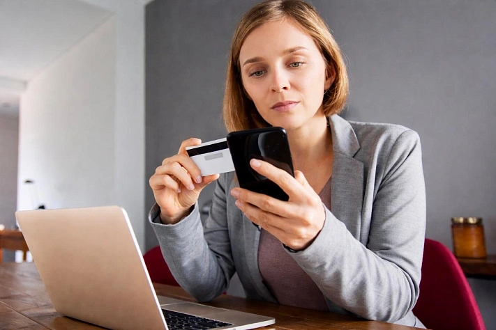 ЦБ опроверг сообщения о массовых блокировках карт в январе