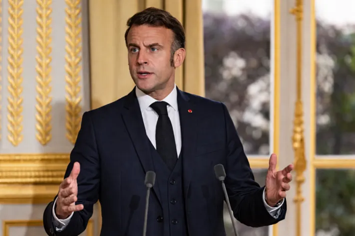 Макрон назвал уход Мадуро хорошей новостью, но осудил метод США