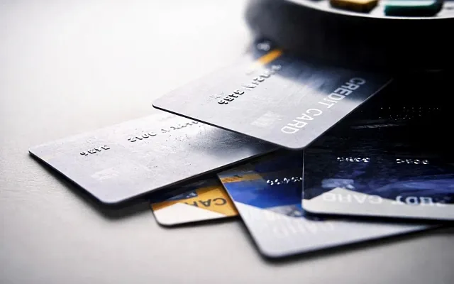 В России выведут из оборота устаревшие карты Visa и Mastercard