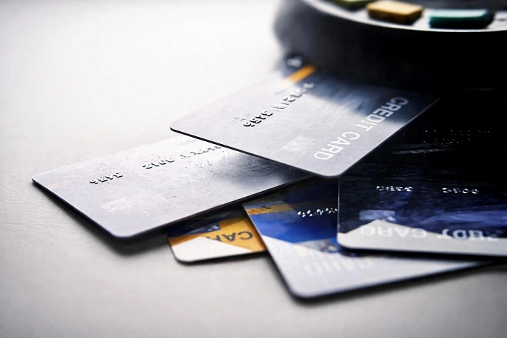 В России выведут из оборота устаревшие карты Visa и Mastercard