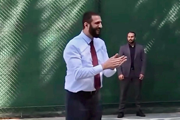 Шараа и генералы США играют в баскетбол в Вашингтоне