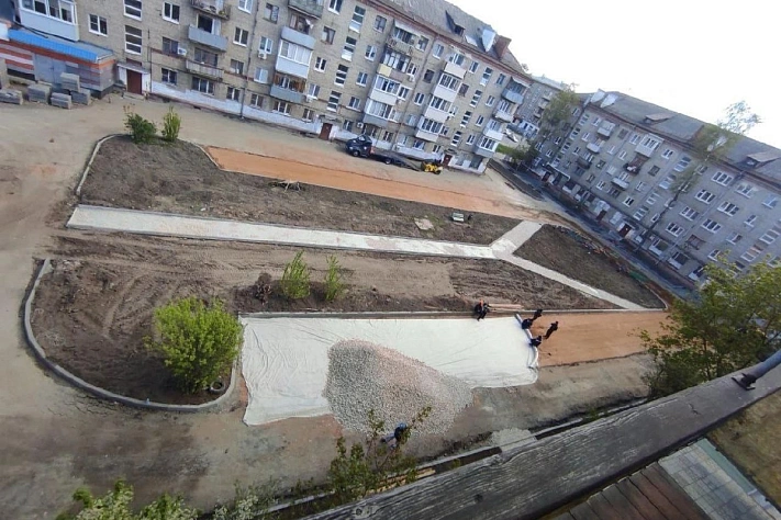 В Электростали появилась аллея в виде мужского достоинства