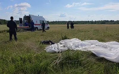 Парашютист погиб при прыжке в Ватулине