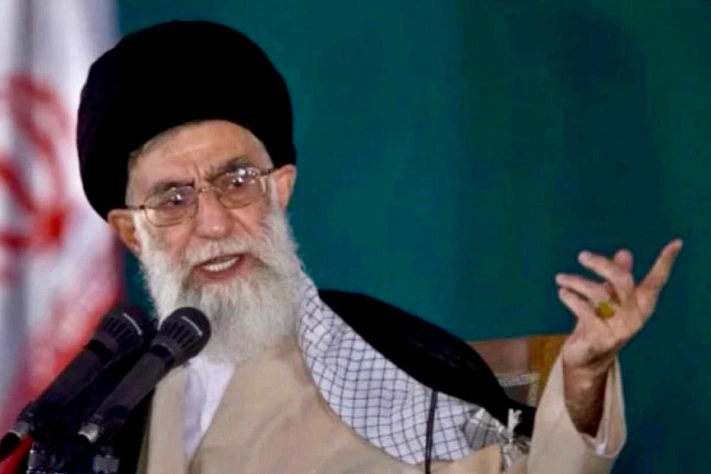 Хаменеи, по сообщению Iran International, переместился в подземное убежище в Тегеране