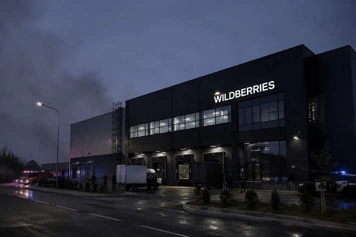 После атаки загорелся склад Wildberries под Пензой