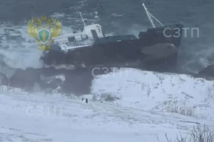 Шторм в Мурманской области унёс в море судно и подтопил второе