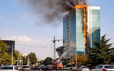Пожар произошёл в небоскрёбе Liberty Bank в Тбилиси