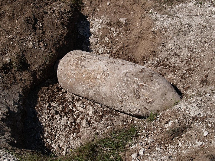 Семья из восточной Европы больше полувека прожила в доме с бомбой времён ВОВ