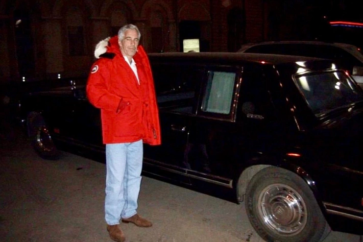 Эпштейн оставил странный российский след в рассекреченных файлах