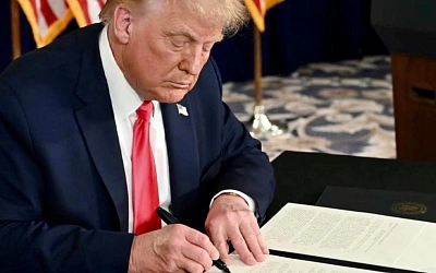 Трамп подписал указ о запрете на въезд граждан 12 стран