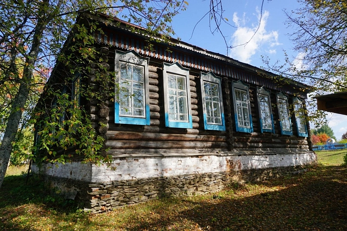 Россияне собрали 200 тысяч на ремонт сельской библиотеки